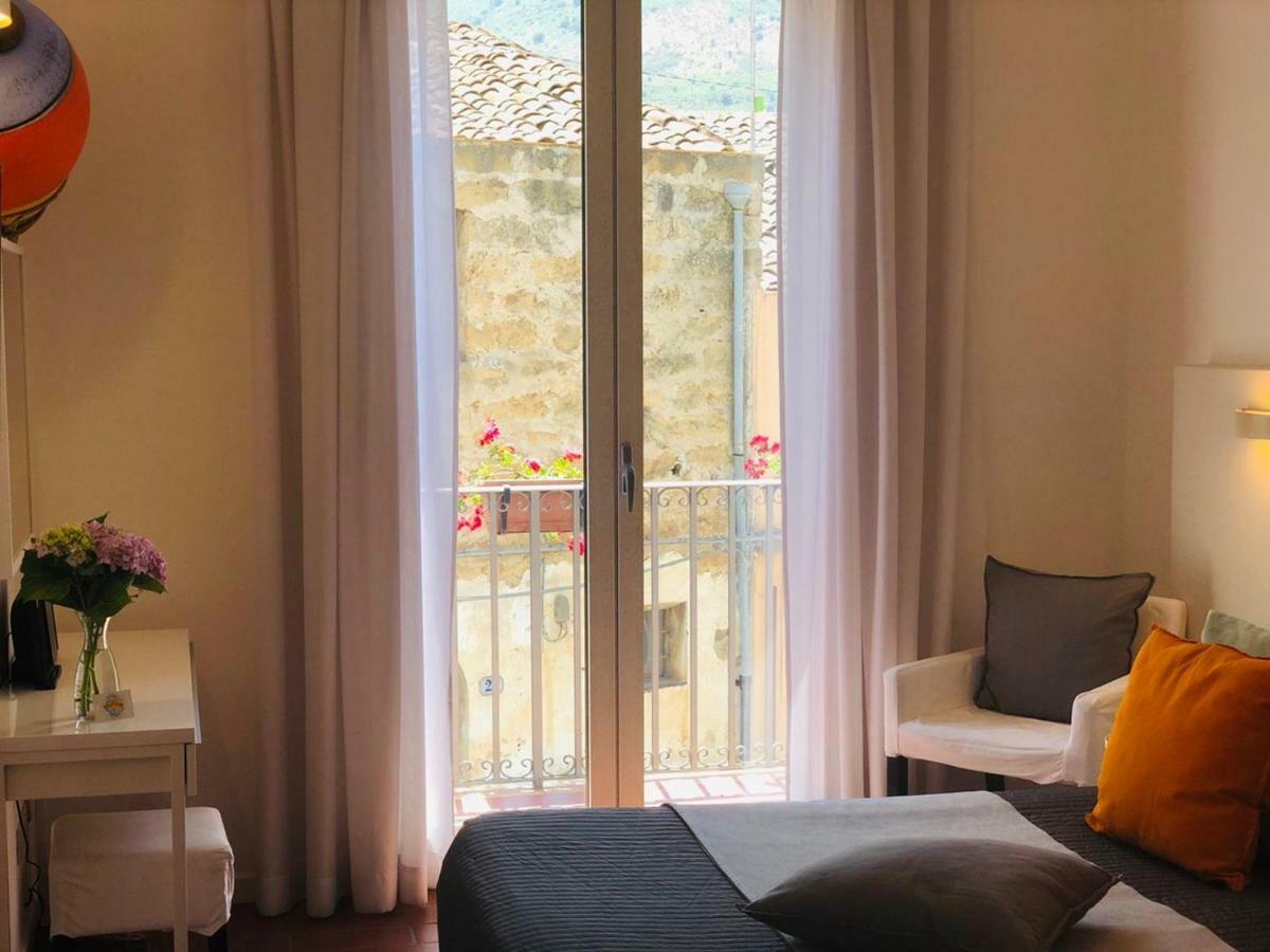 B&B Antichi Colori Cinisi Ngoại thất bức ảnh